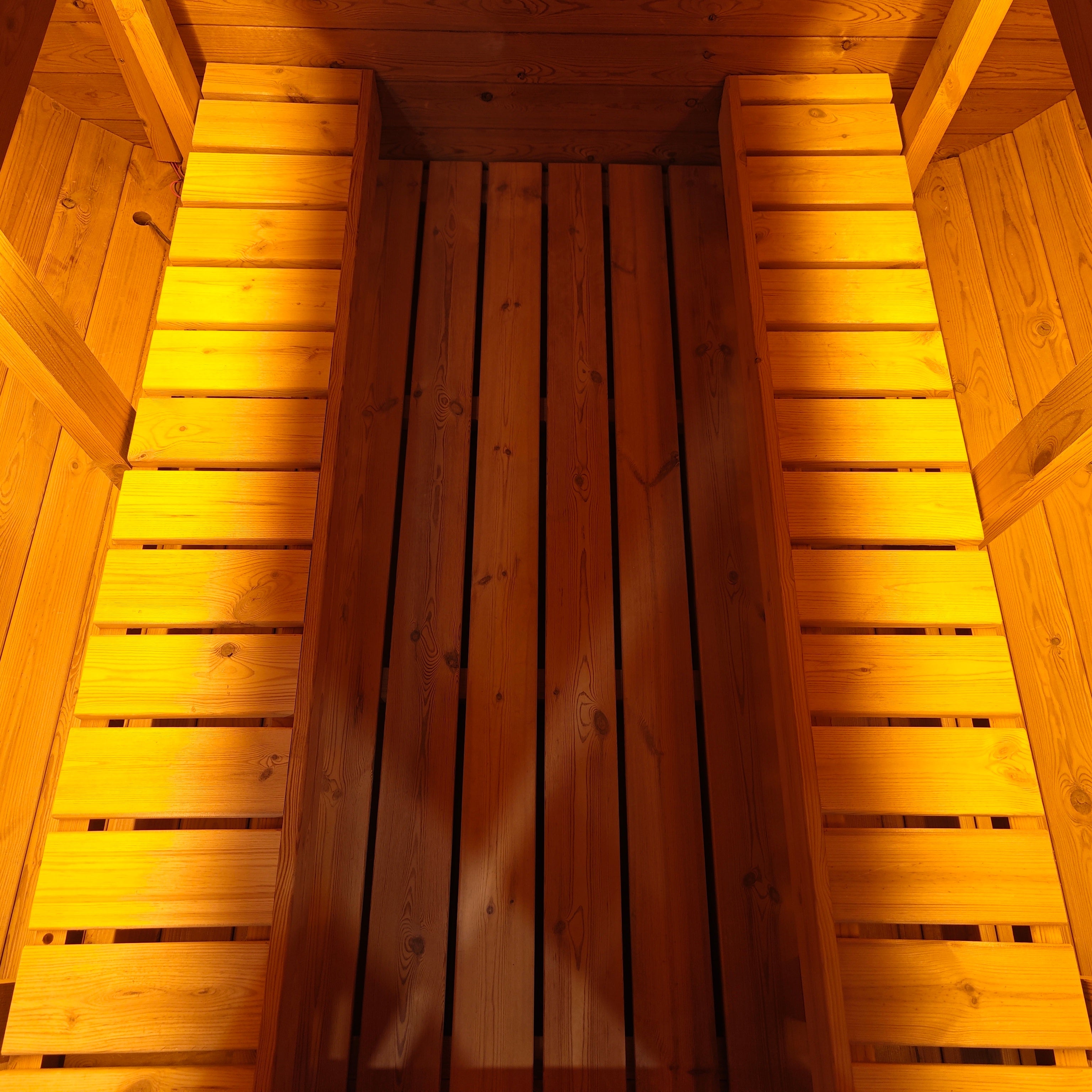 EPOCH 4 - 4 Person Outdoor Traditional Sauna