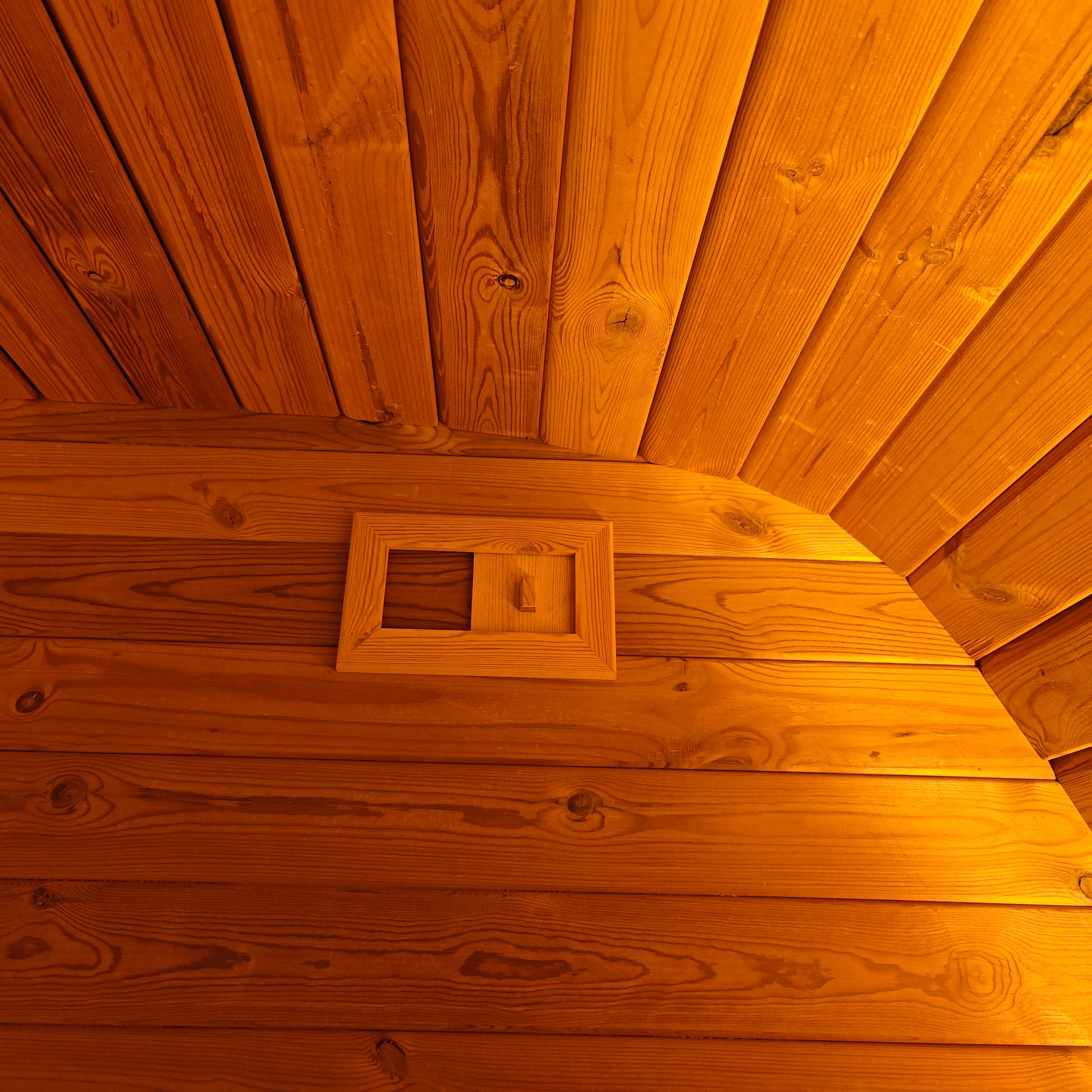 EPOCH 4 - 4 Person Outdoor Traditional Sauna