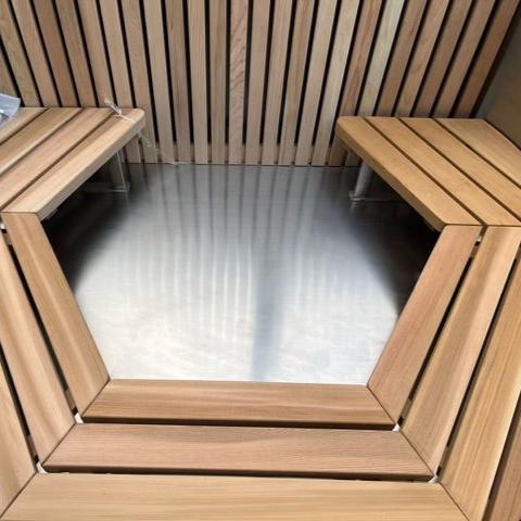 EMBER - 5 PERSON WOODFIRED HOT TUB